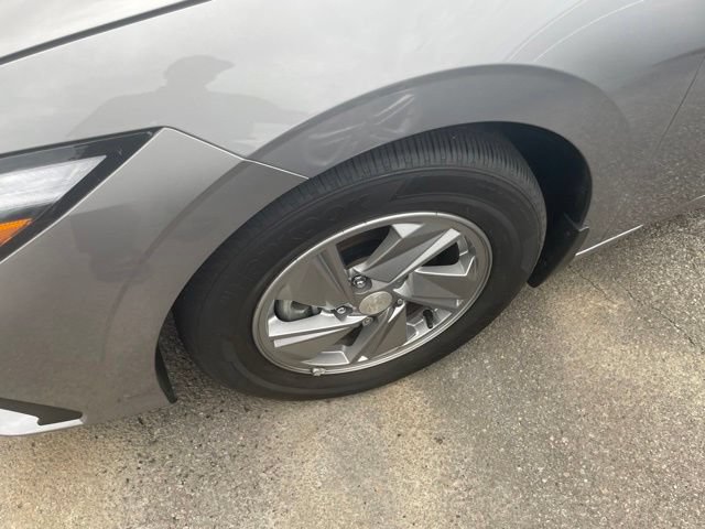 Certified 2025 Hyundai Elantra SE FWD image 3
