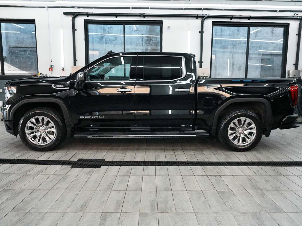 Used 2024 GMC Sierra 1500 Denali w/ Technology Package AWD/4WD image 4