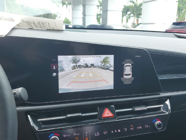 Certified 2023 Kia Niro SX Touring FWD image 24