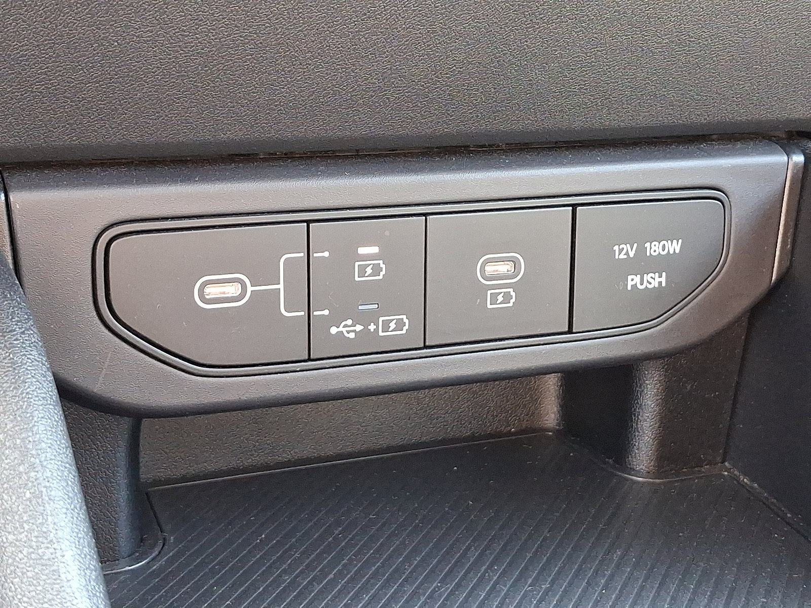 Used 2025 Kia K4 FWD image 24