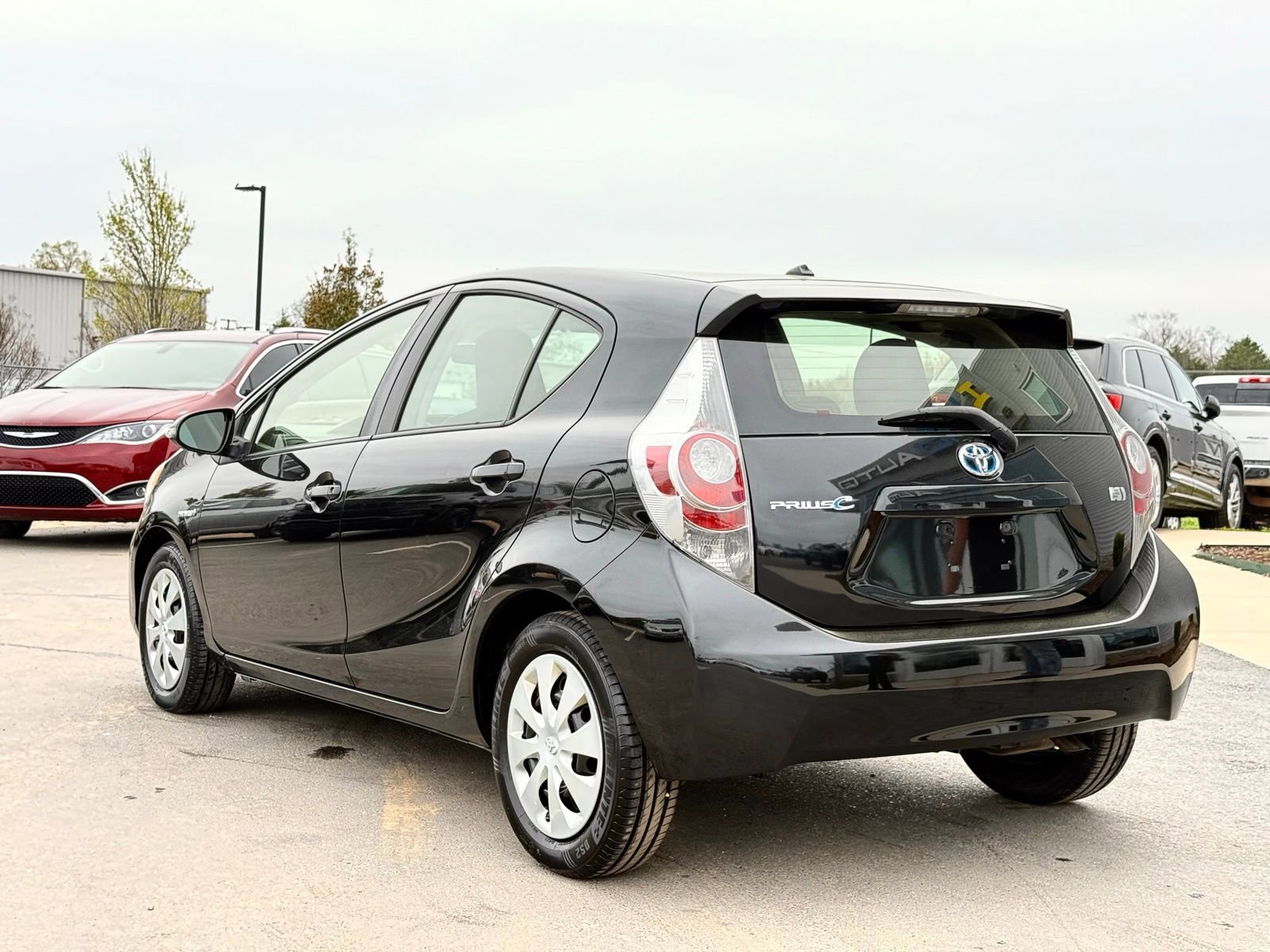 Used 2012 Toyota Prius C One FWD image 11