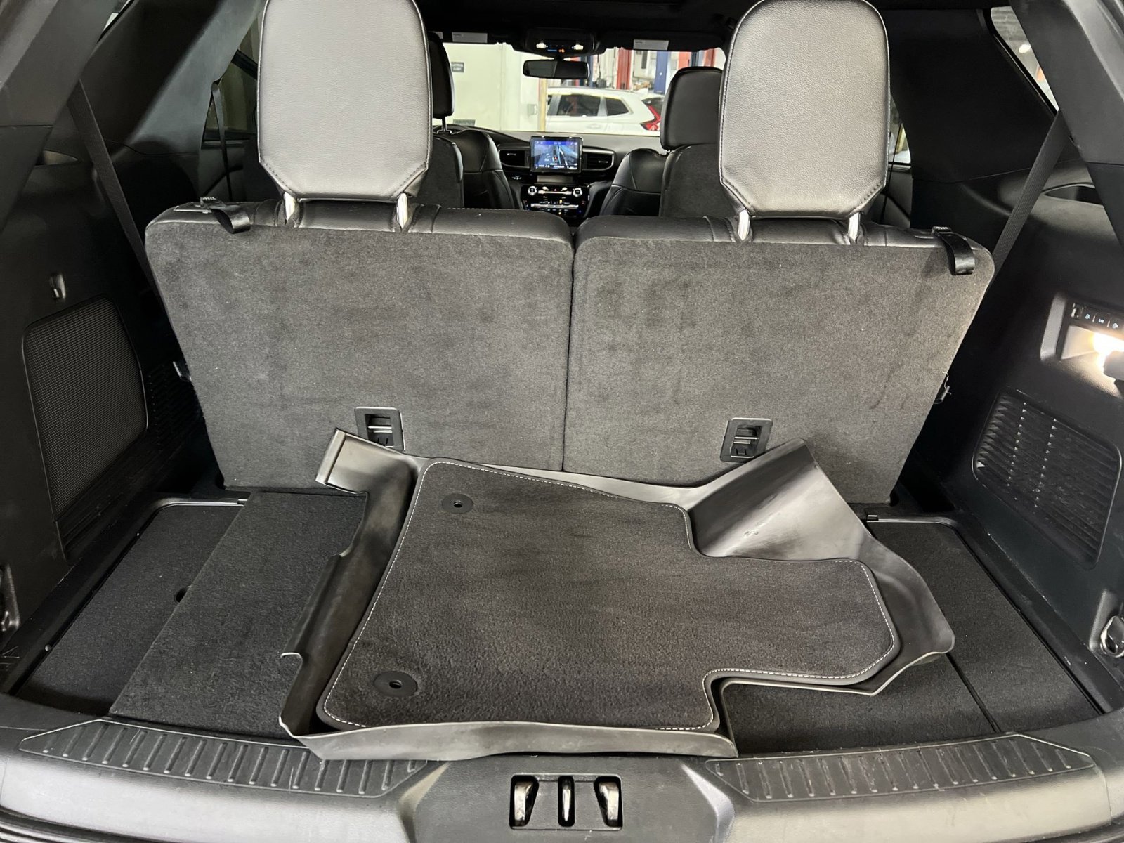 Used 2022 Ford Explorer ST w/ Equipment Group 401A AWD/4WD image 27