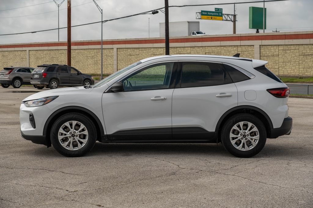 Certified 2023 Ford Escape Active w/ Tech Pack #1 FWD image 5