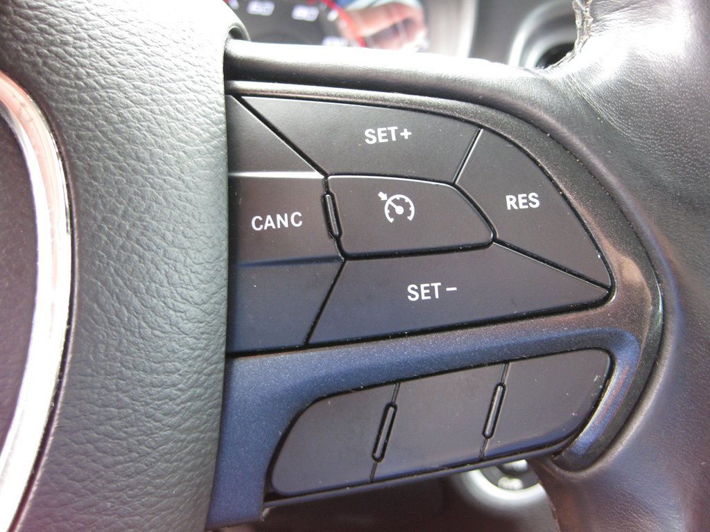 Used 2019 Dodge Charger SXT image 16