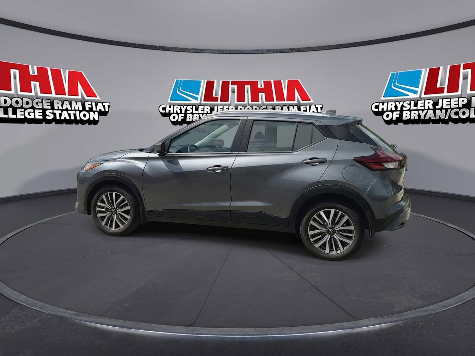 Used 2024 Nissan Kicks SV FWD image 5