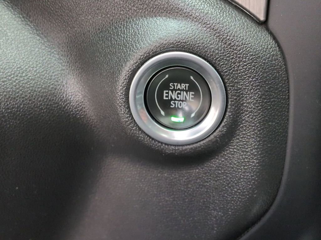 Used 2022 GMC Sierra 1500 Denali w/ Denali Premium Package image 18