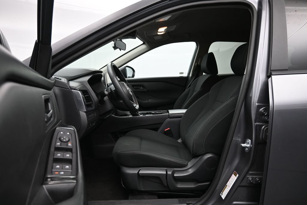 Used 2024 Nissan Rogue S AWD/4WD image 23