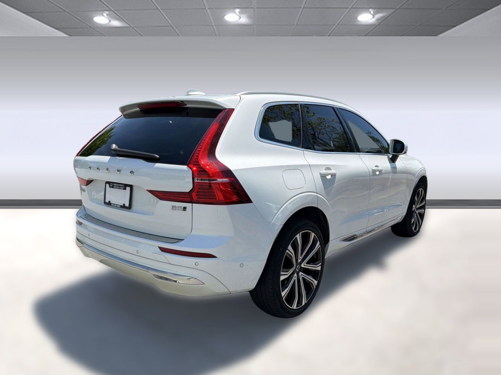 Used 2023 Volvo XC60 B5 Ultimate w/ Climate Package image 9