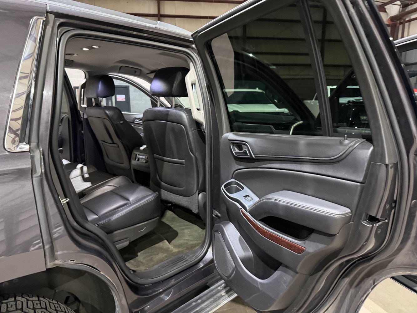 Used 2015 GMC Yukon SLE w/ Convenience Package RWD image 21