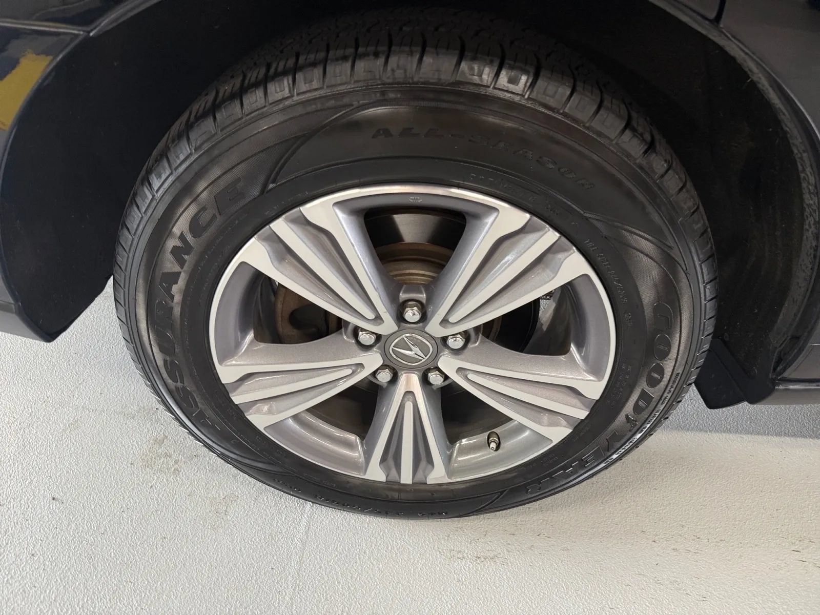 Used 2020 Acura MDX SH-AWD image 41