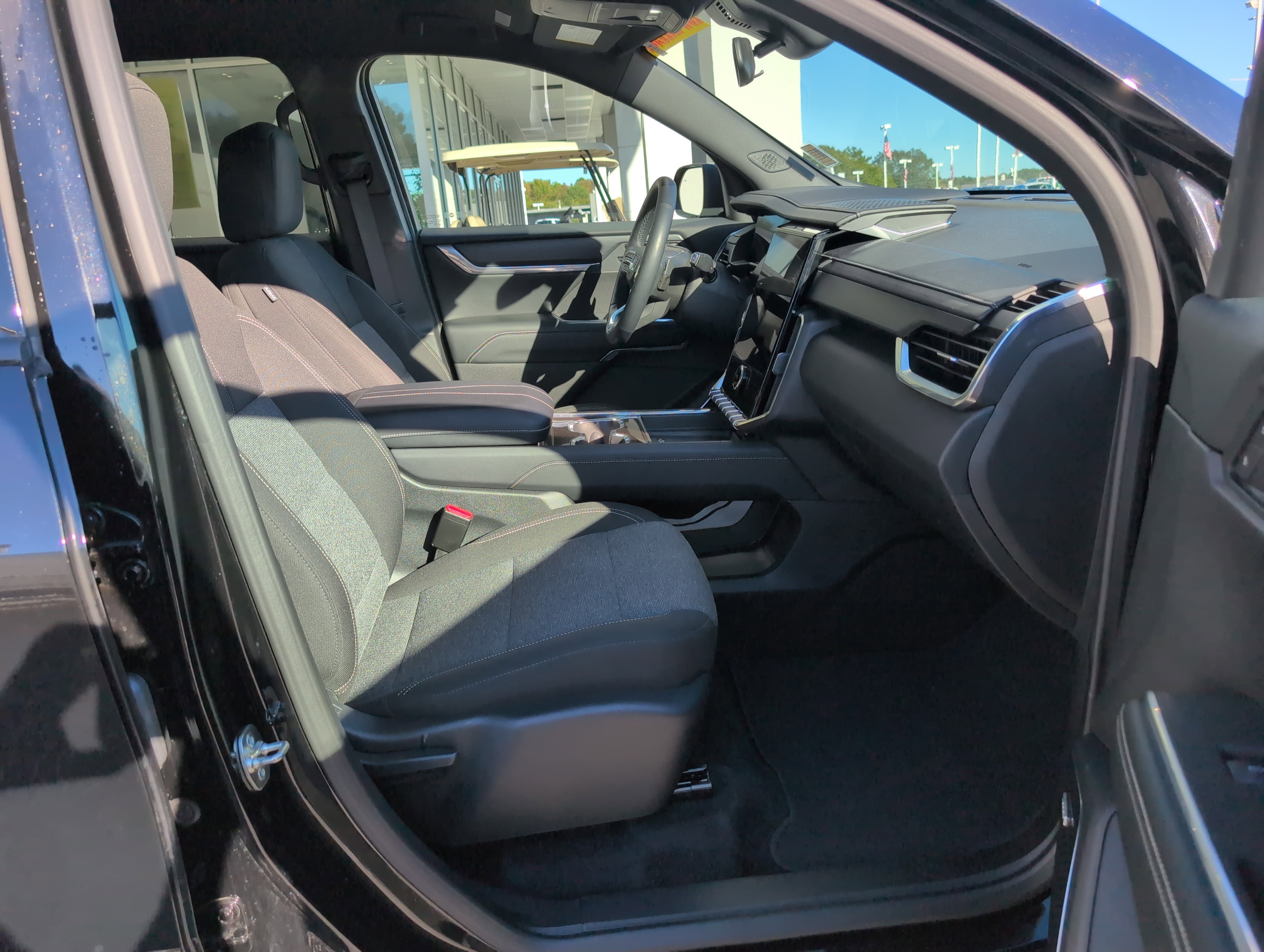 Used 2025 GMC Acadia Elevation image 37