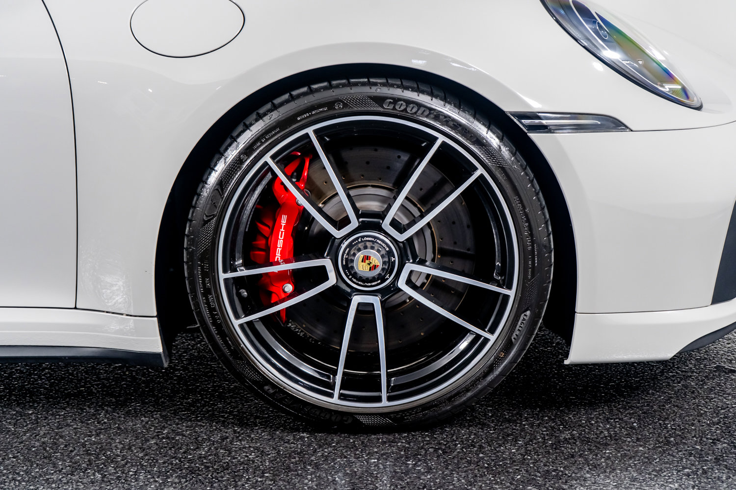 Used 2022 Porsche 911 Turbo image 8