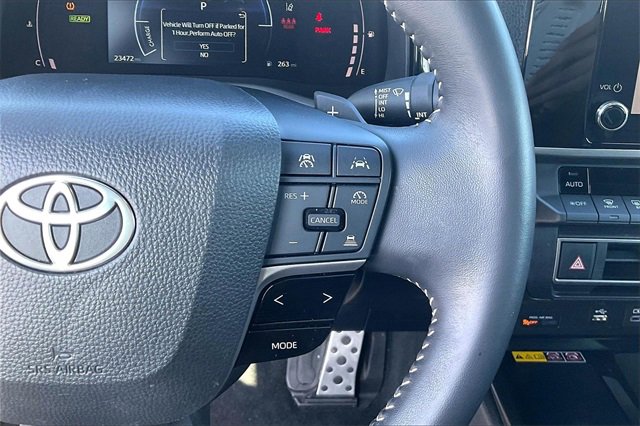 Used 2025 Toyota Camry SE image 17