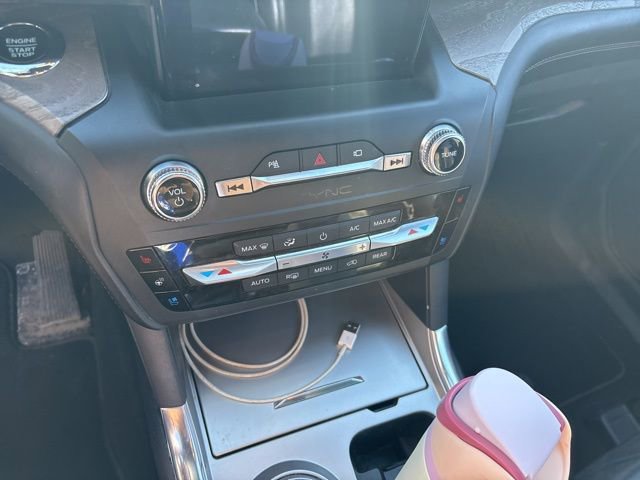 Used 2020 Ford Explorer Platinum w/ Premium Technology Package image 13