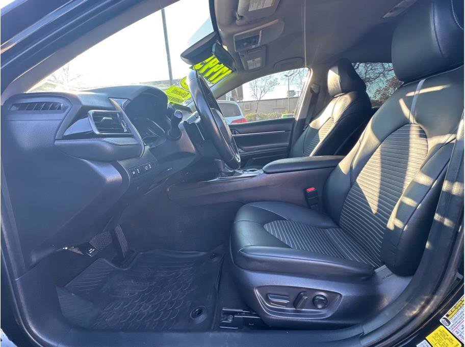 Used 2022 Toyota Camry SE image 14