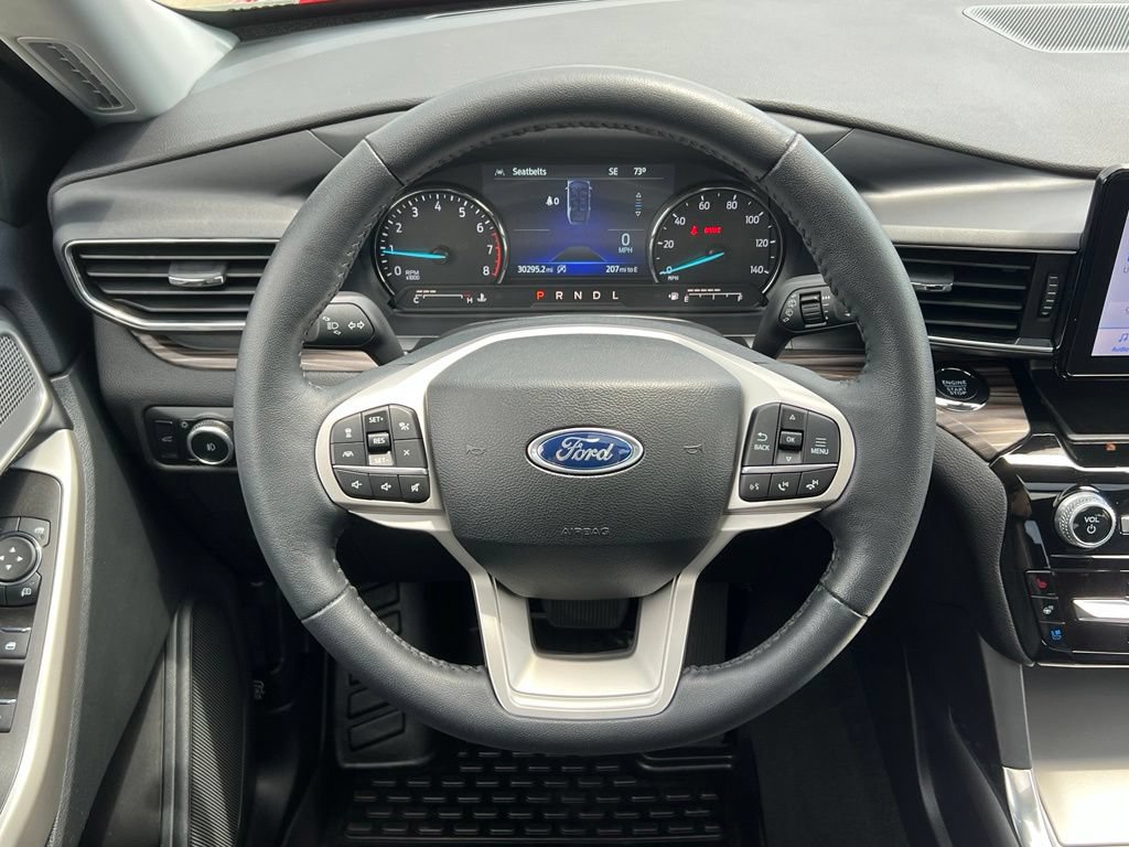Used 2023 Ford Explorer Limited w/ Equipment Group 301A AWD/4WD image 39