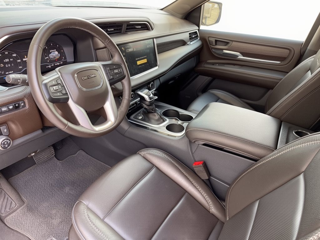 Used 2023 GMC Yukon XL Denali RWD image 4