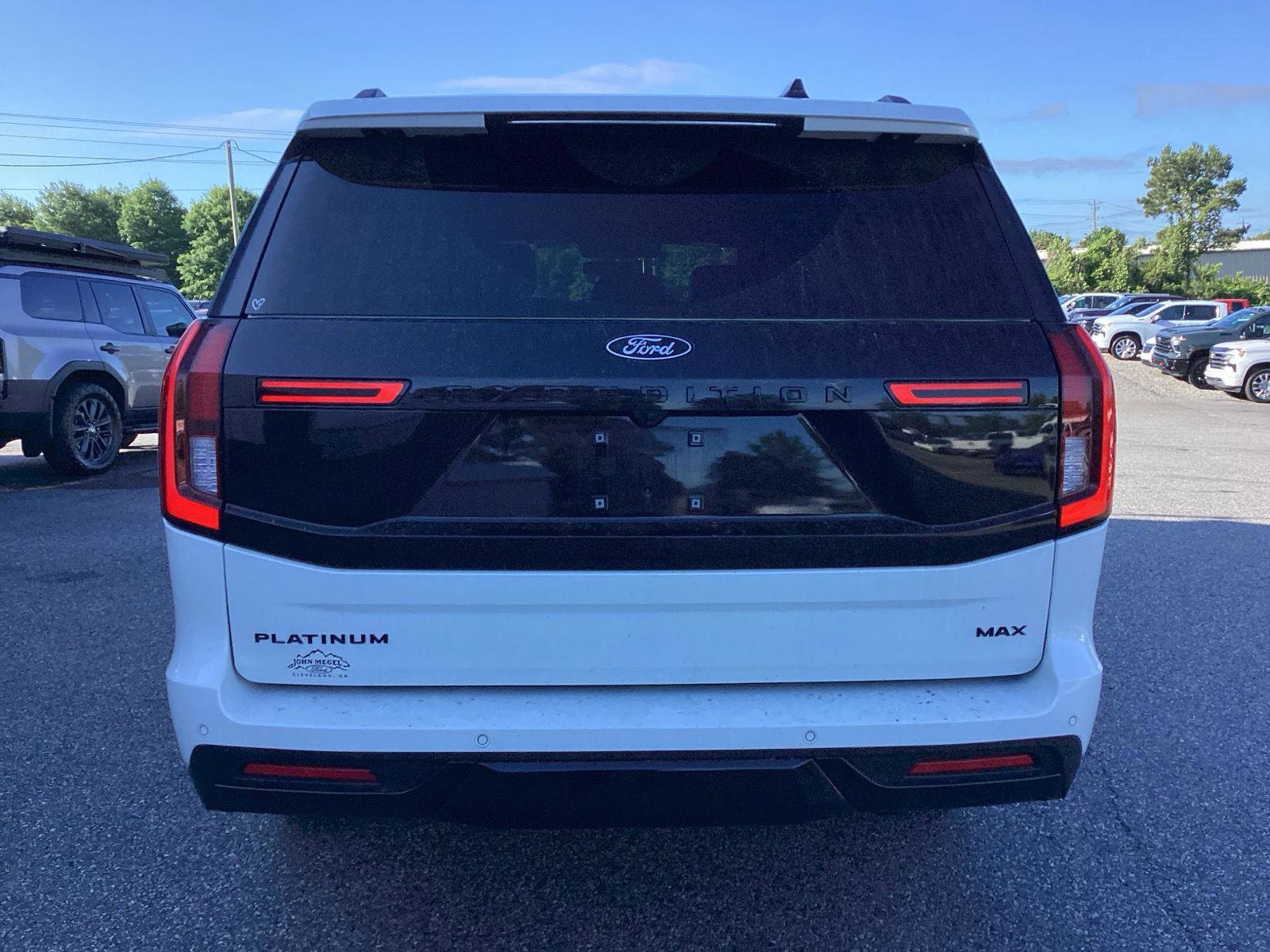 Used 2025 Ford Expedition Max Platinum w/ Stealth Performance Package AWD/4WD image 3