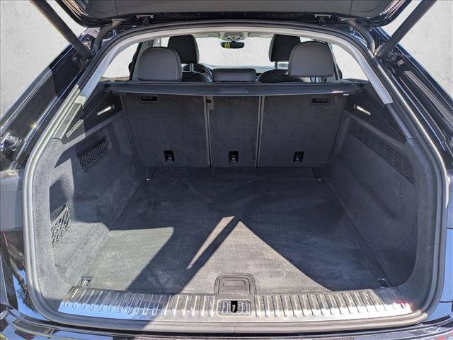Used 2019 Audi Q8 Premium Plus AWD/4WD image 6