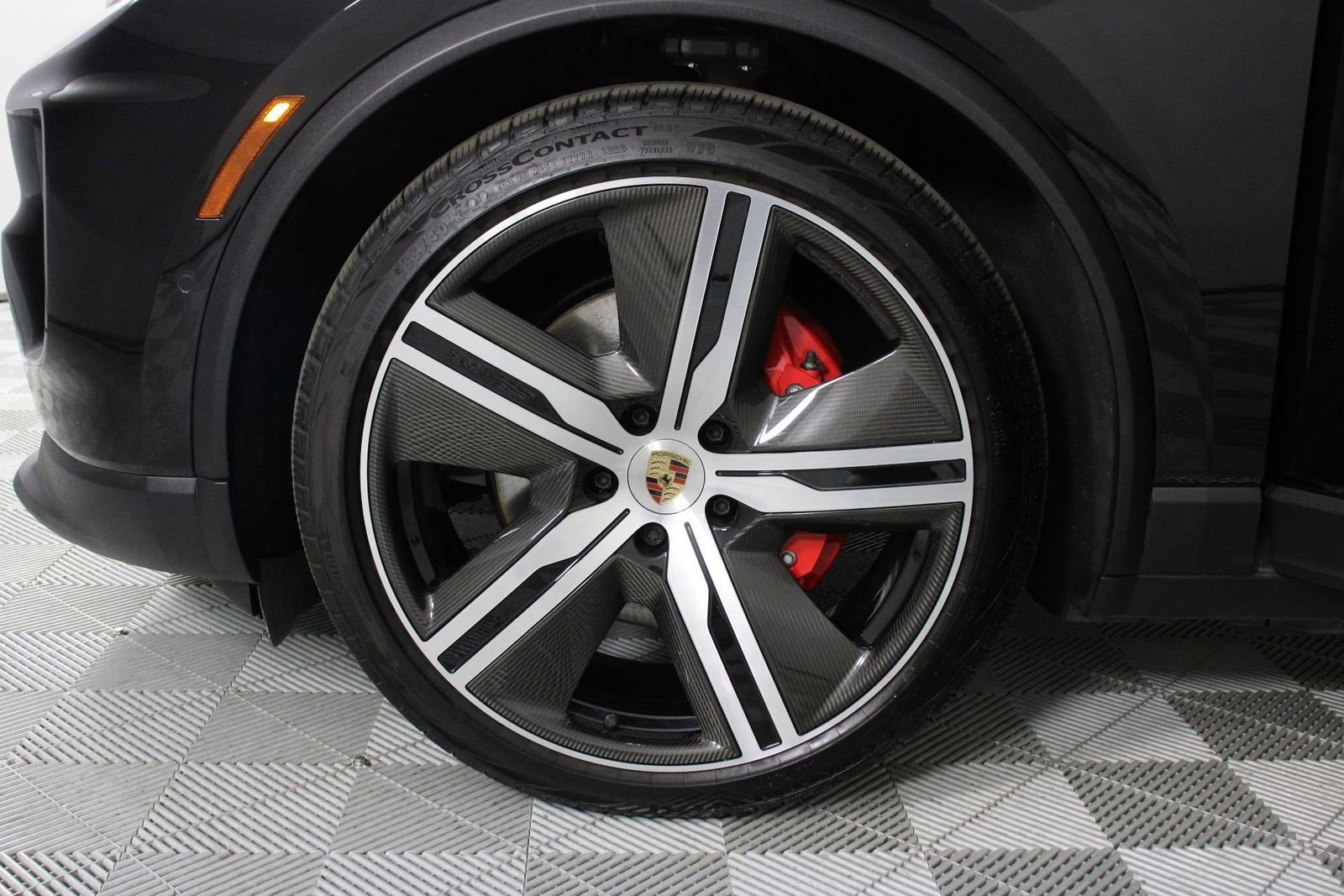 Certified 2025 Porsche Macan 4S Electric image 28