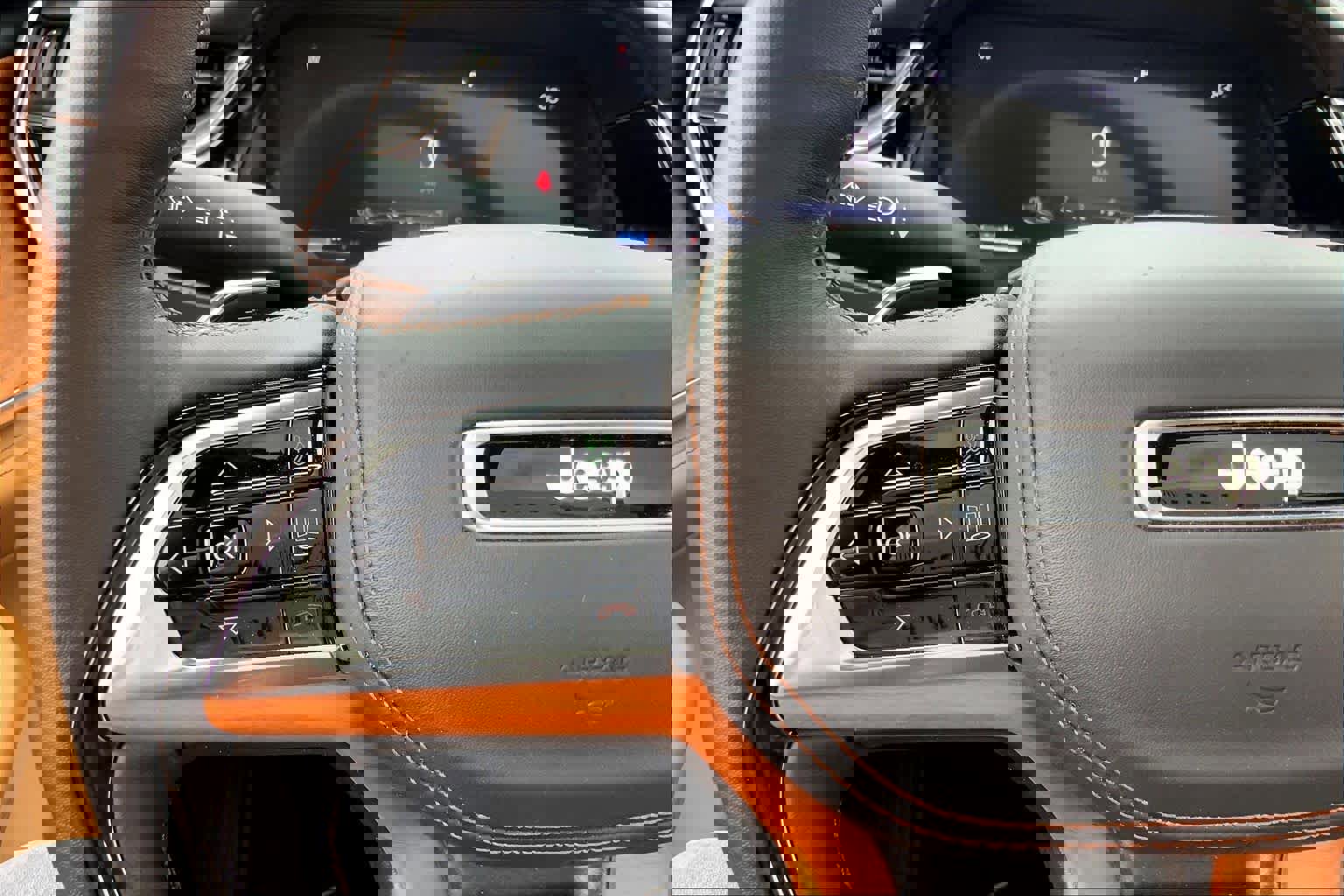 Used 2025 Jeep Grand Cherokee Summit image 24