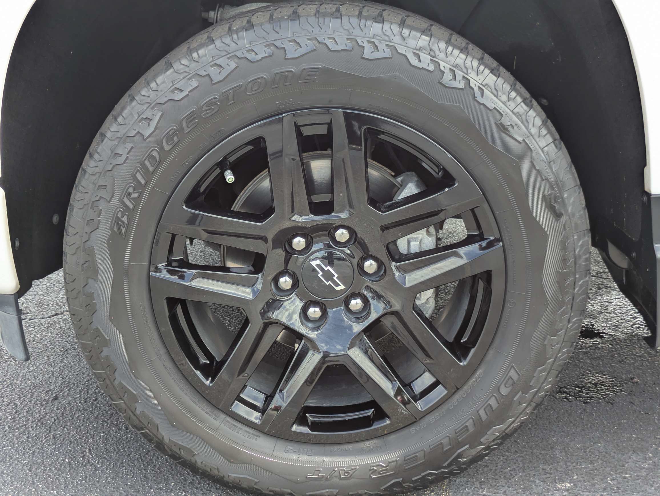 Used 2023 Chevrolet Silverado 1500 Custom w/ LPO, Dark Essentials Package AWD/4WD image 29