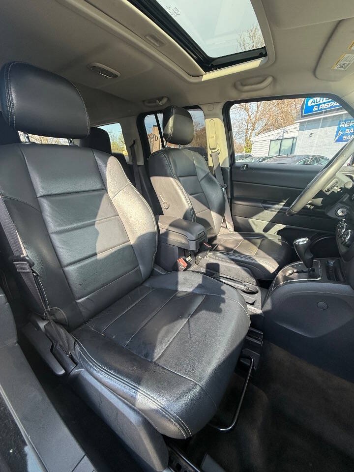 Used 2016 Jeep Patriot High Altitude FWD image 14