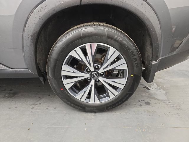 Used 2023 Nissan Rogue SV w/ SV Premium B Package image 16