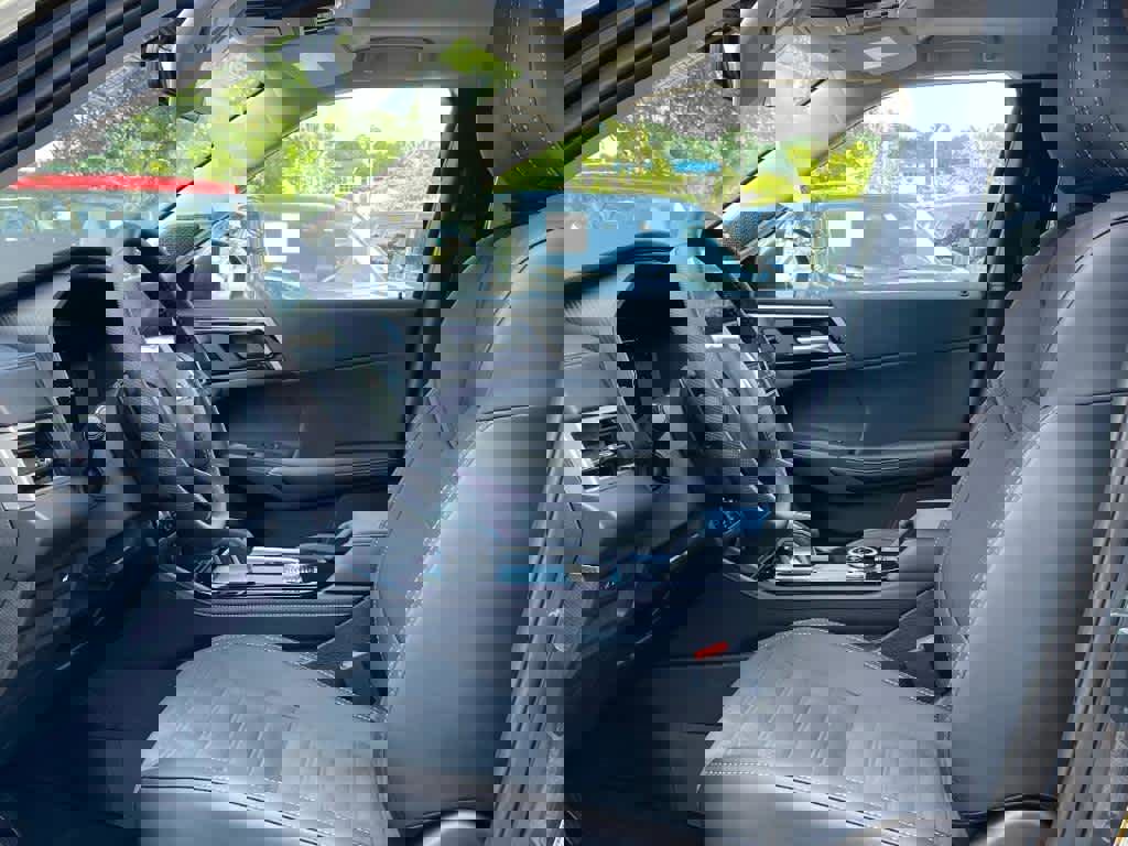 New 2025 Mitsubishi Outlander SE image 8