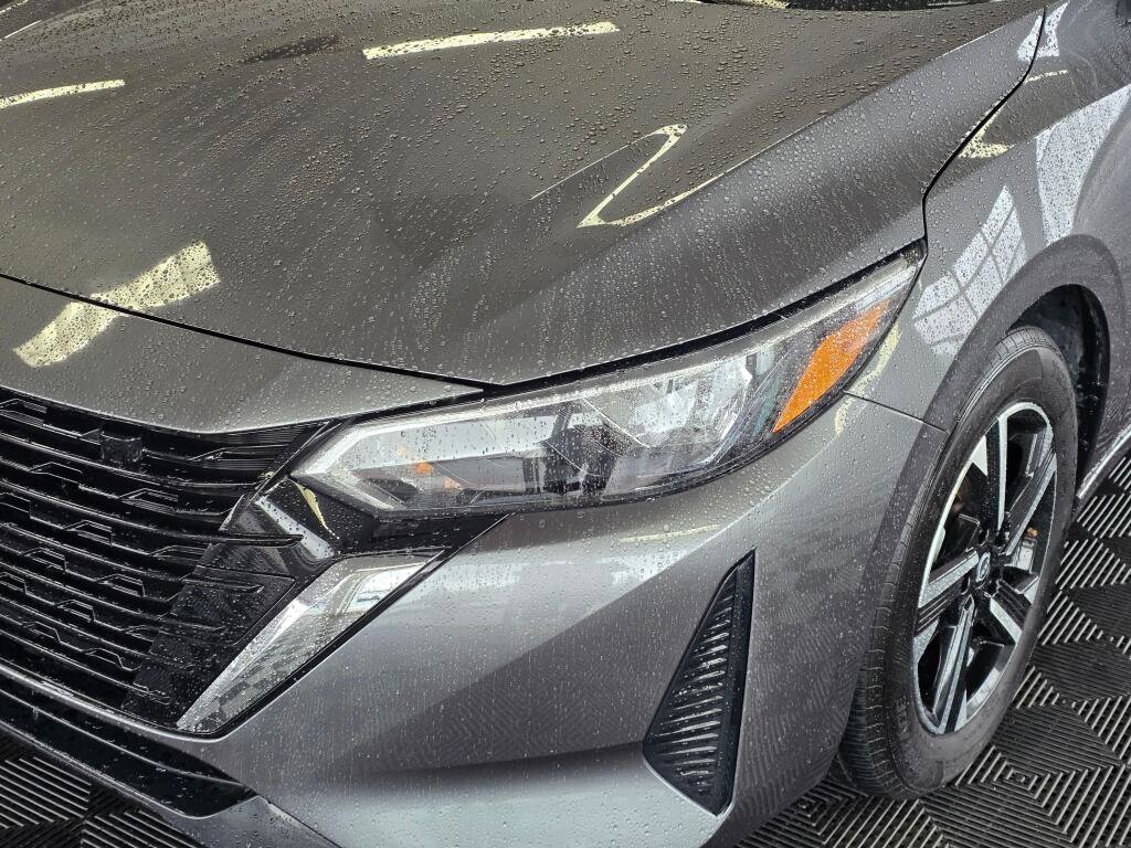 Used 2024 Nissan Sentra SV FWD image 9