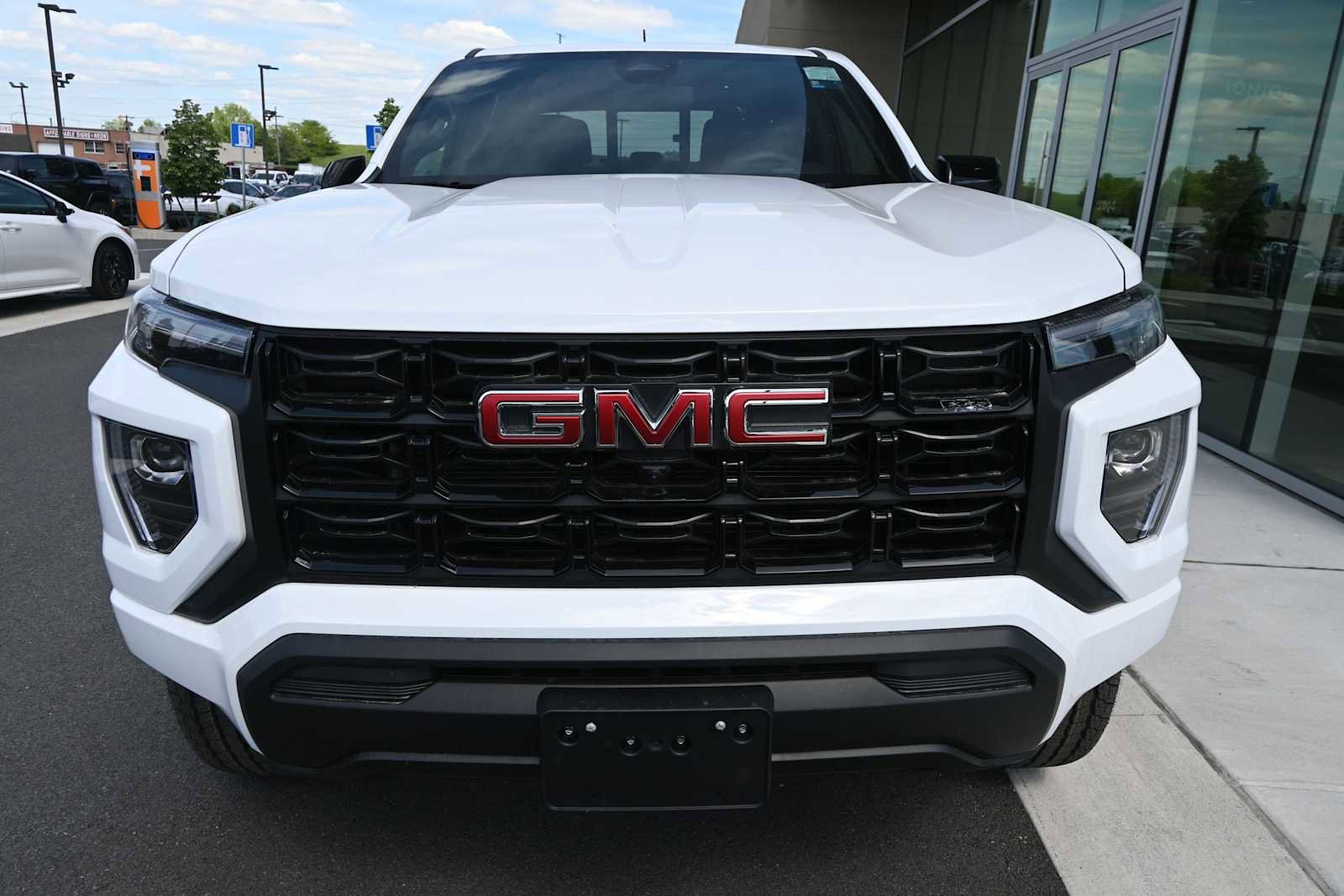New 2026 GMC Canyon Elevation RWD video 2