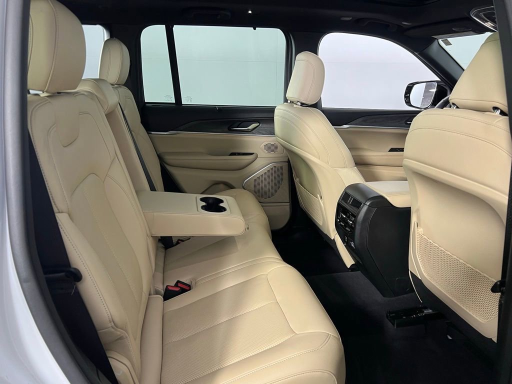 Used 2022 Jeep Grand Cherokee Limited 4xe w/ Luxury Tech Group II image 31