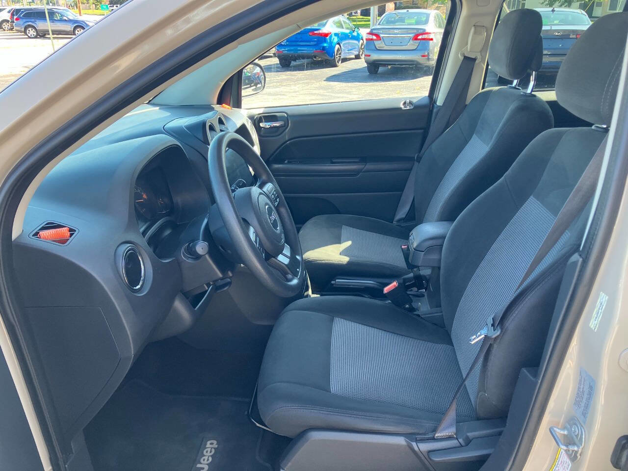 Used 2017 Jeep Compass Sport w/ Power Value Group image 10