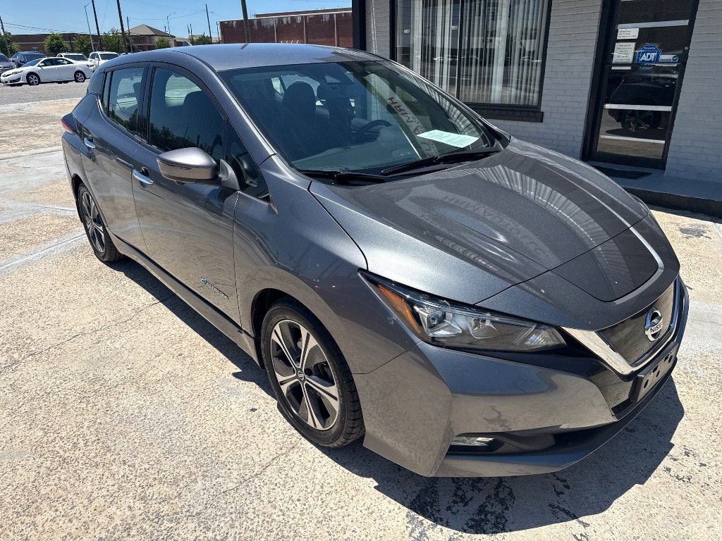 Used 2018 Nissan Leaf SL w/ SL Technology Package FWD image 2