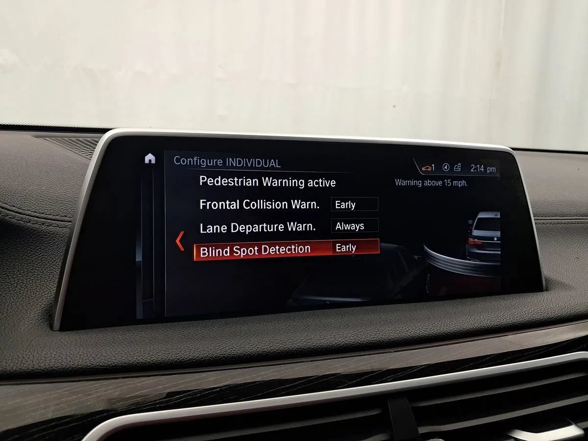 Used 2019 BMW 750i xDrive w/ M Sport Package AWD/4WD image 19
