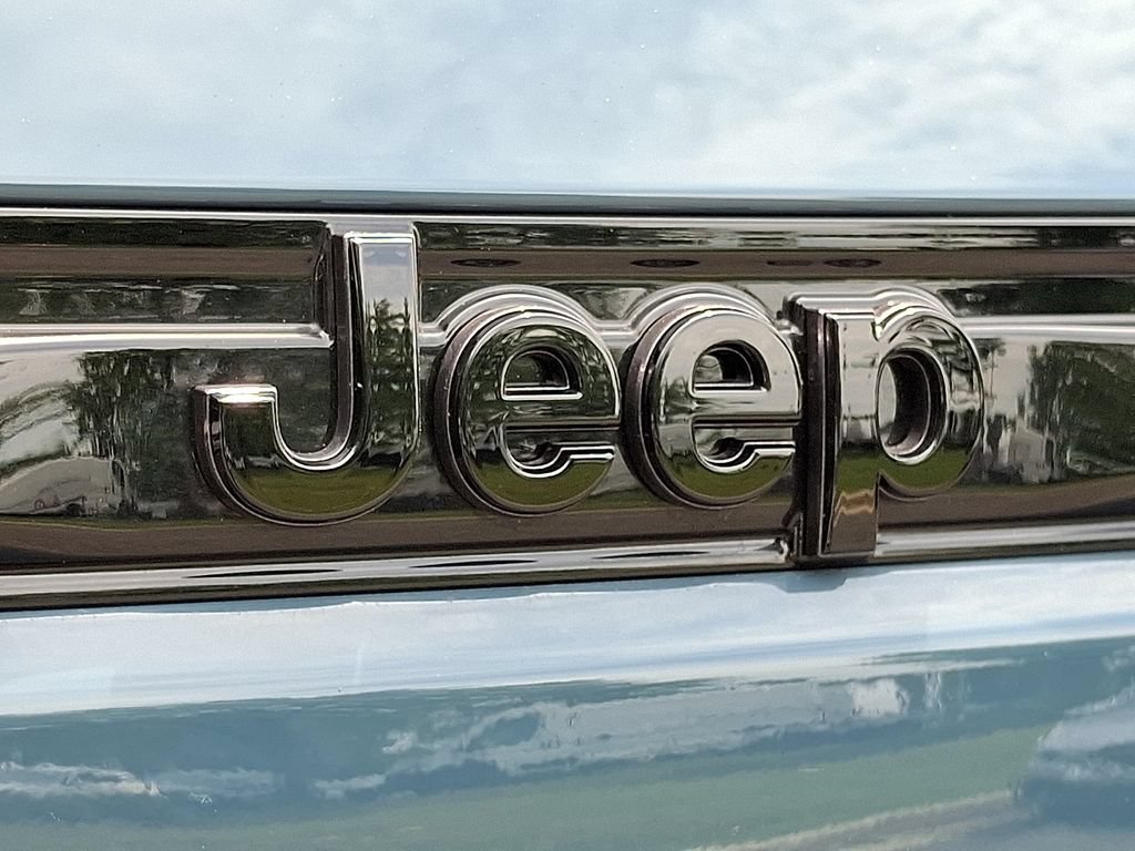 Certified 2026 Jeep Grand Cherokee Limited w/ Limited Altitude Package AWD/4WD image 33