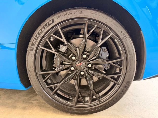 Used 2024 Chevrolet Corvette Stingray Premium Cpe w/ Body-Color Dual Roof Package RWD image 14