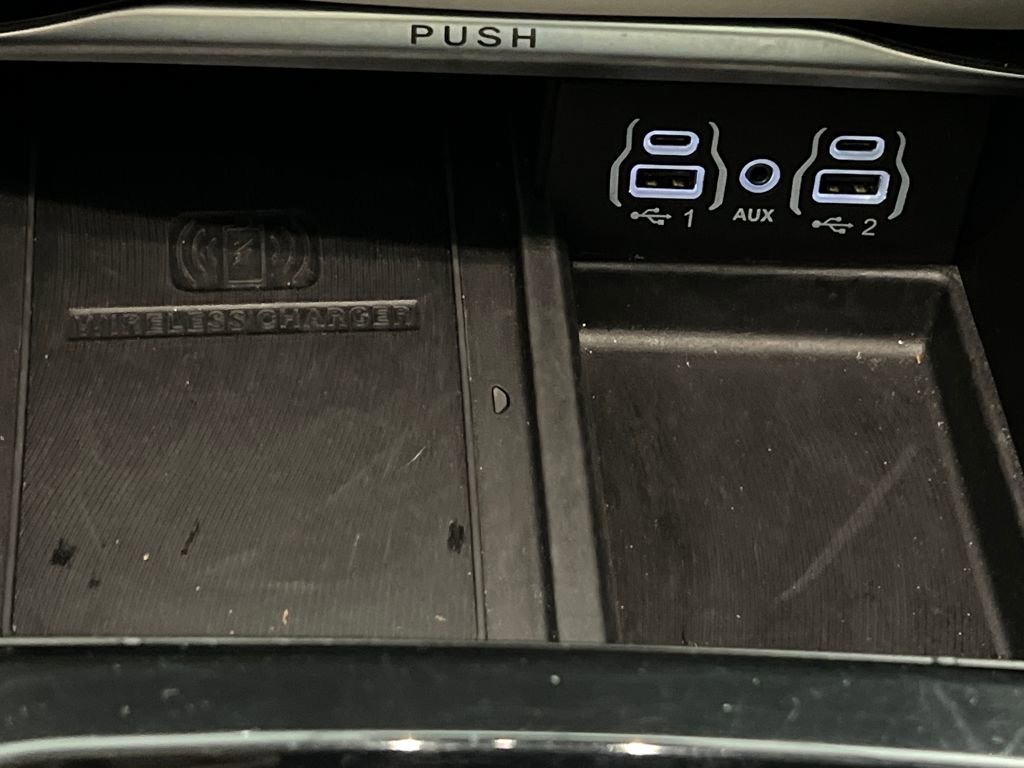 Used 2024 Chrysler Pacifica Limited image 59