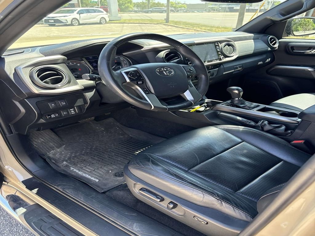 Used 2020 Toyota Tacoma Limited AWD/4WD image 14