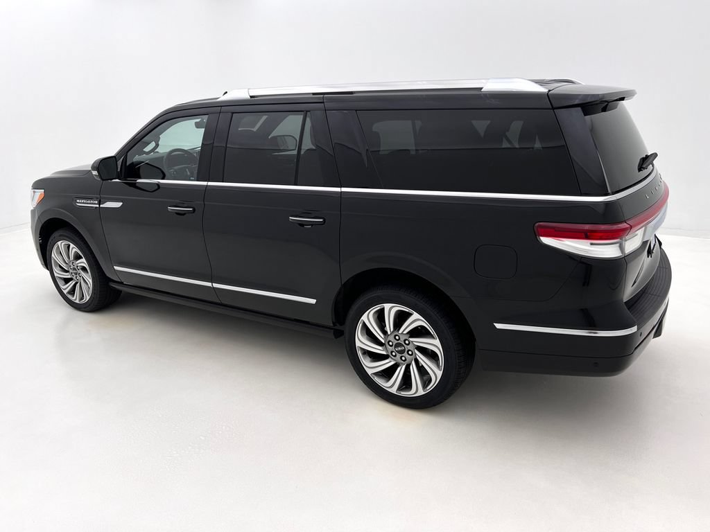 Used 2022 Lincoln Navigator L Reserve AWD/4WD image 10