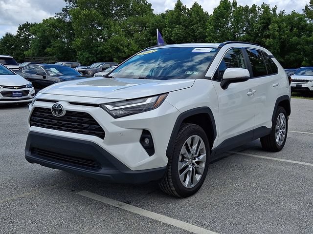 Used 2023 Toyota RAV4 XLE Premium AWD/4WD image 4