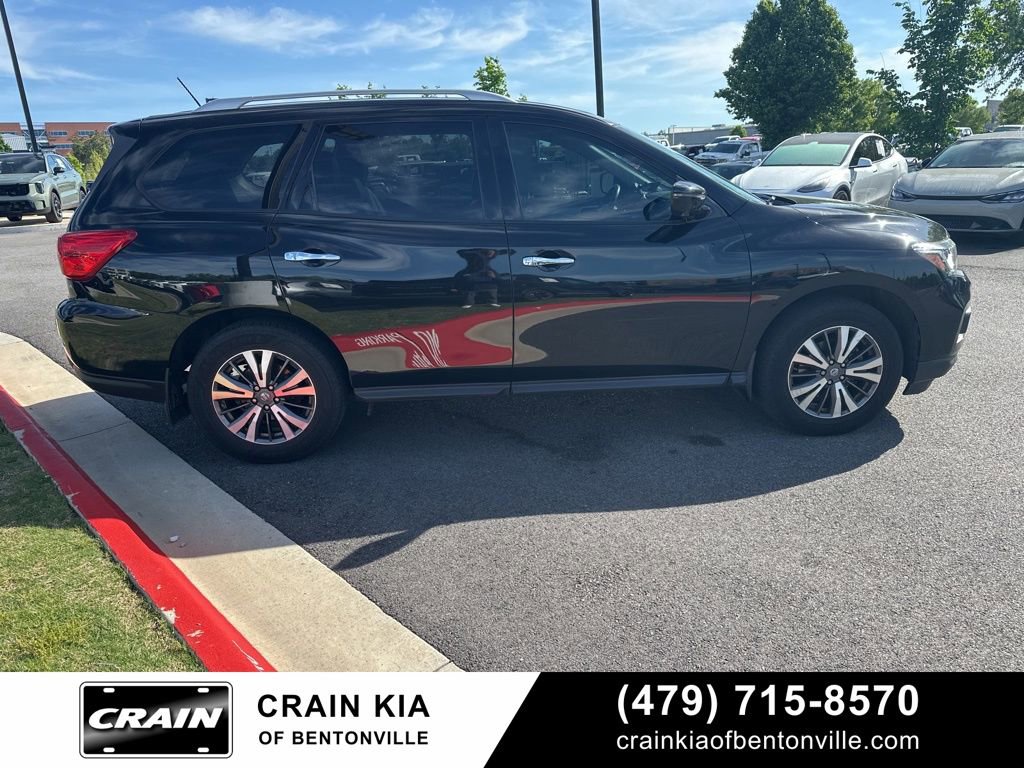 Used 2017 Nissan Pathfinder SL AWD/4WD image 3