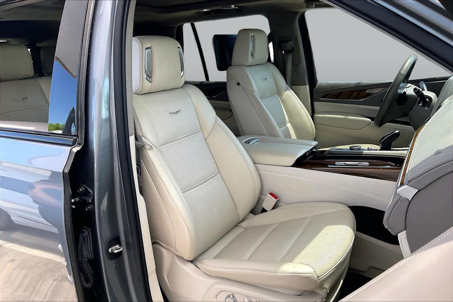 Used 2021 Cadillac Escalade Sport Platinum AWD/4WD image 9