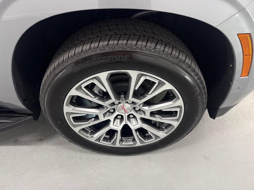 New 2026 GMC Yukon Denali w/ LPO, Floor Liner Package AWD/4WD image 4