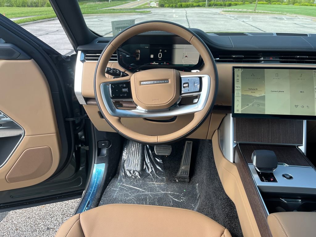 New 2026 Land Rover Range Rover Long Wheelbase SE AWD/4WD image 14