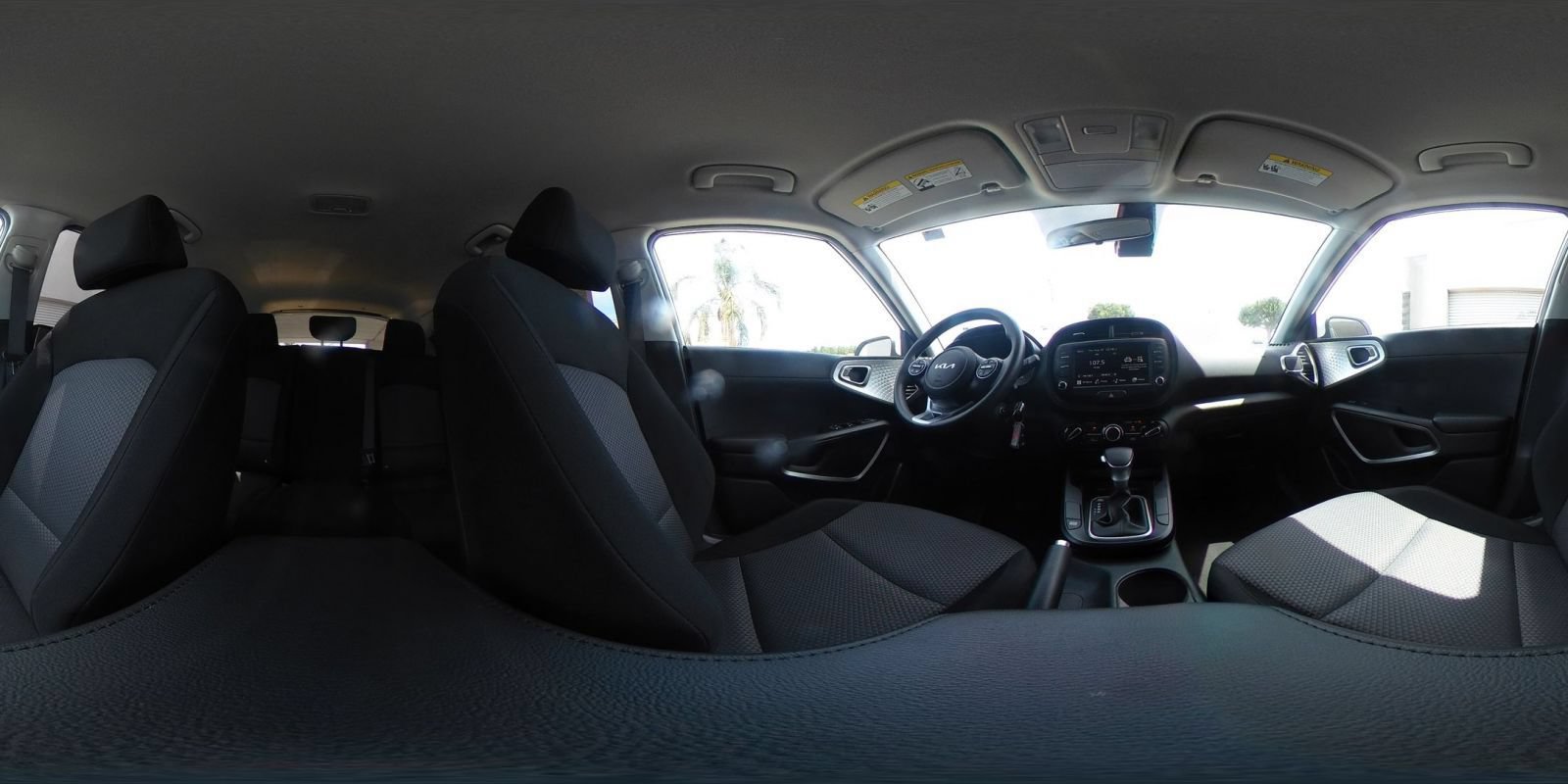 Used 2025 Kia Soul LX w/ LX Technology Package FWD image 39