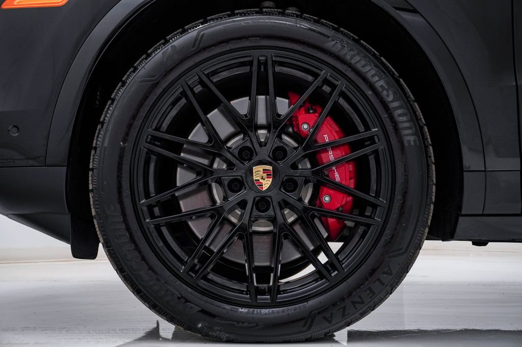 Certified 2024 Porsche Cayenne S AWD/4WD image 13