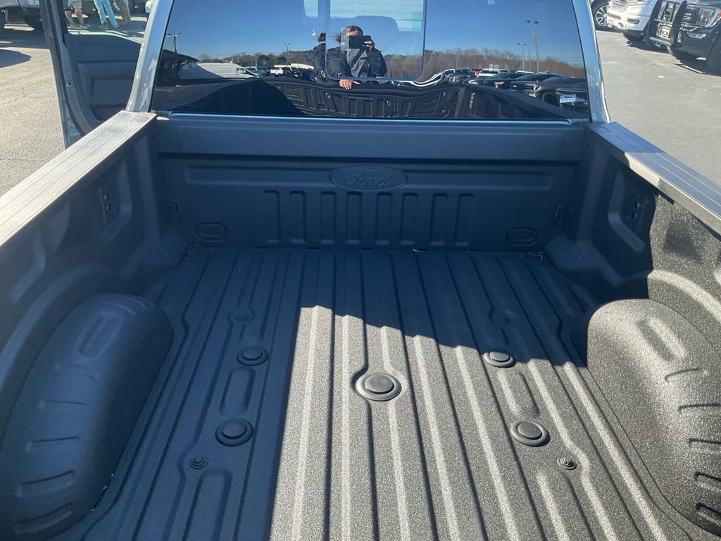 New 2026 Ford F250 Lariat w/ Black Appearance Package image 19