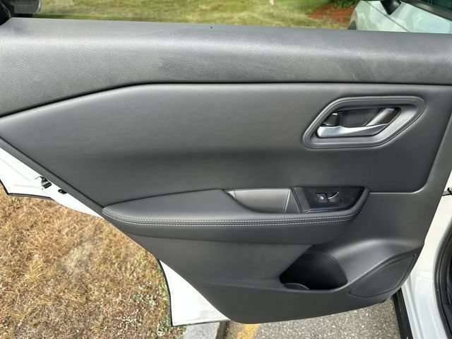 Certified 2025 Nissan Rogue SV AWD/4WD image 22
