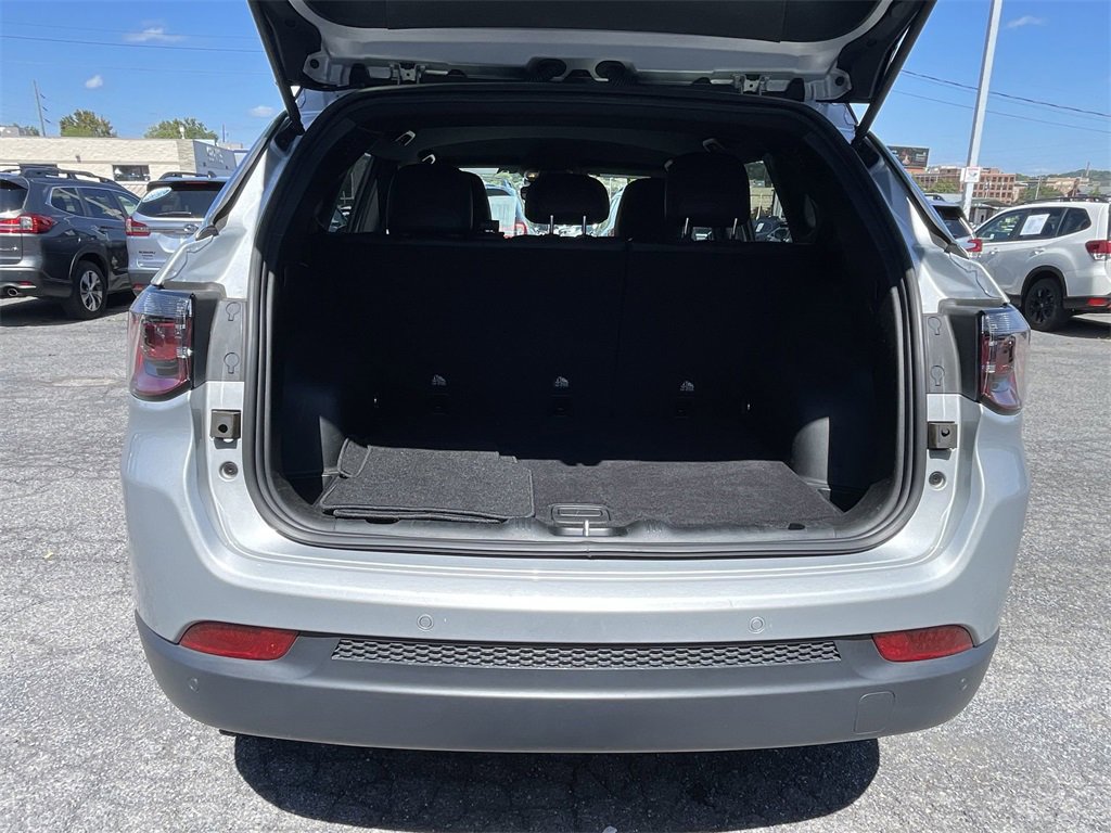 Used 2024 Jeep Compass Limited image 38